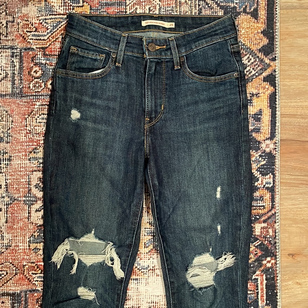 Levi’s 721 high rise distressed skinny jeans